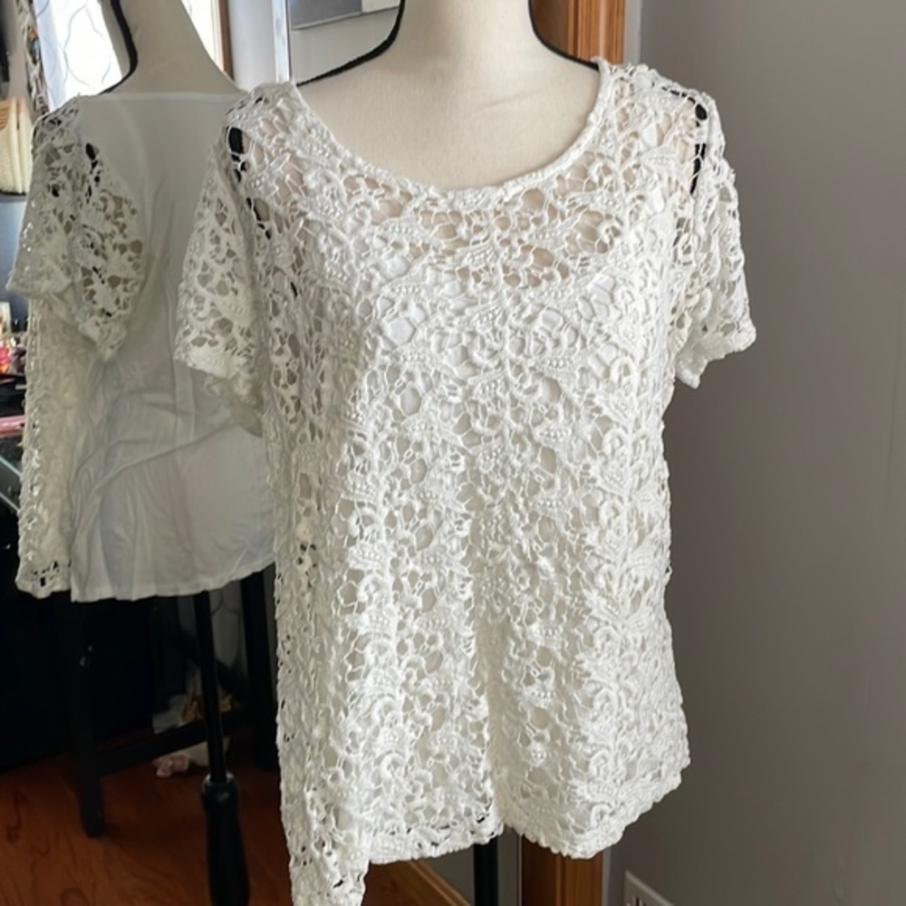 INC WHITE DETAILED‎ SHORT SLEEVE TOP